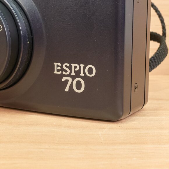 Vintage Pentax Espio 70: 35mm Point and Shoot Film Camera - Picture 4 of 9